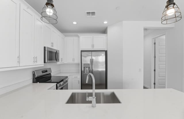 *Like Brand New Luxurious Modern 3 Bedroom 2 Bath Townhome in Warner Meadows!** photos photos