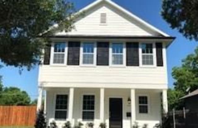 2801 Livingston Avenue - 2801 Livingston Avenue, Fort Worth, TX 76110