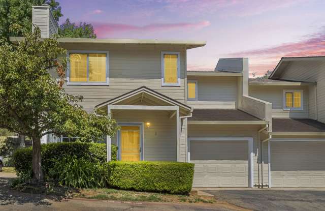 3-Bedroom Townhome with Private Back Patio in Cameron Park Gallery 1