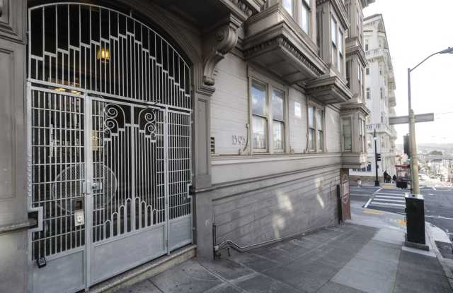1395 Union Street Gallery 2