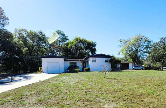 Bright  Updated Home with Spacious Yard and Modern Finishes photos photos