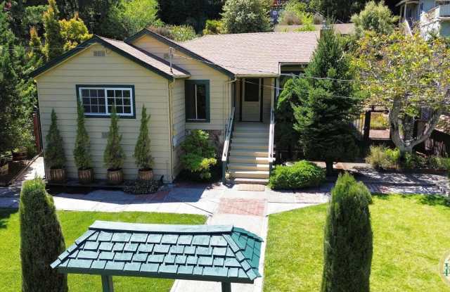 Beautiful and Spacious 3 BR | 1 BA Home w/huge yard - 529 Browning Street, Tamalpais-Homestead Valley, CA 94941
