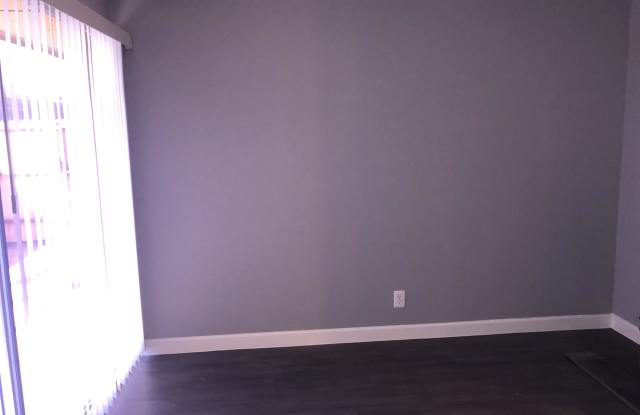 2036 W CACTUS Road Gallery 4