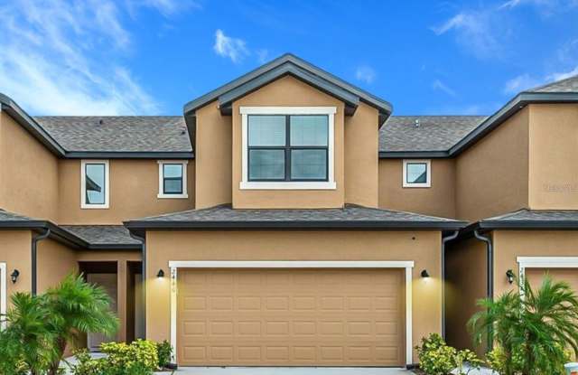 2440 SEVEN OAKS DRIVE - 2440 Seven Oaks Drive, St. Cloud, FL 34772