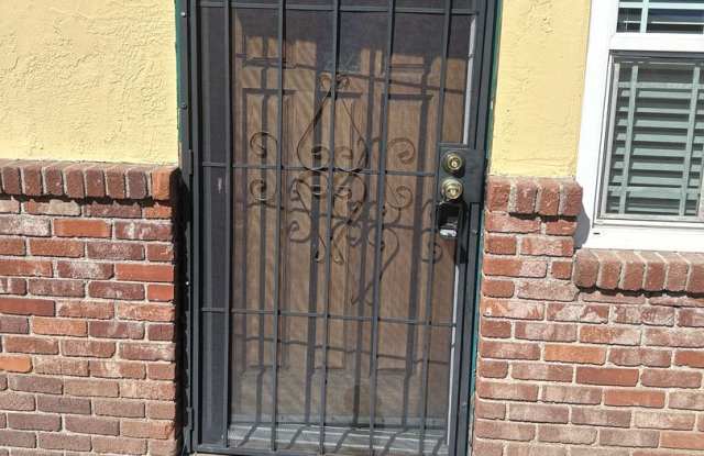 Well located 1 Bedroom near the Nugget Gallery 1