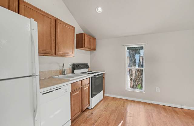 3602 W. Colorado Ave. - 1/2 Gallery 3