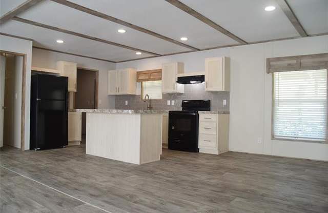 6747 county road 891 Road Gallery 4