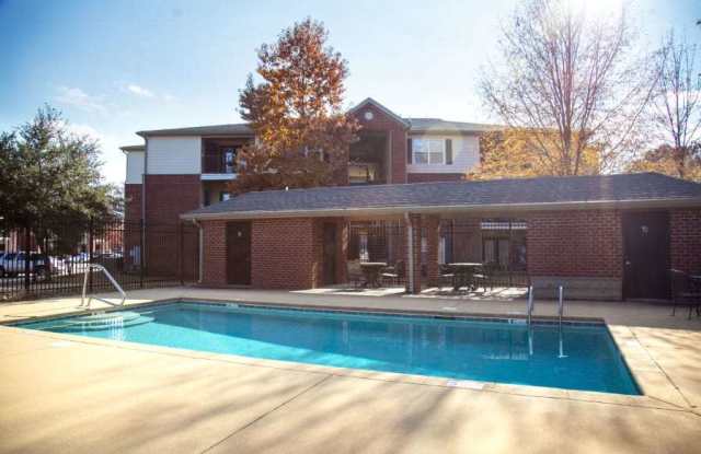Hallmark at Garden Parkway - Affordable Housing Gallery 2
