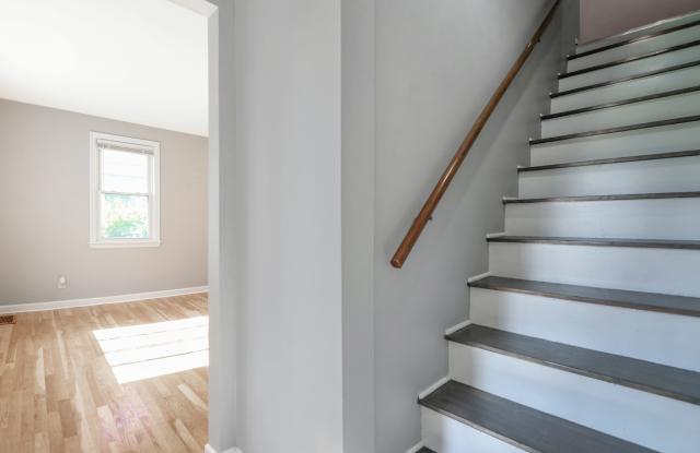 119 N Coquillard Dr Gallery 2