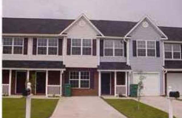 AFFORDABLE 3/2.5 IN SOUTH CRESTVIEW photos photos