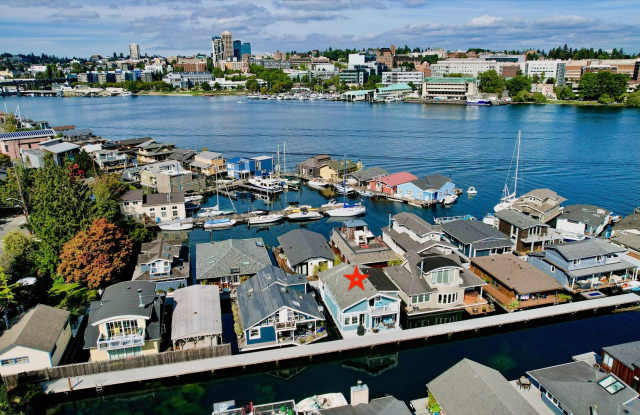 Portage Bay Floating Home photos photos