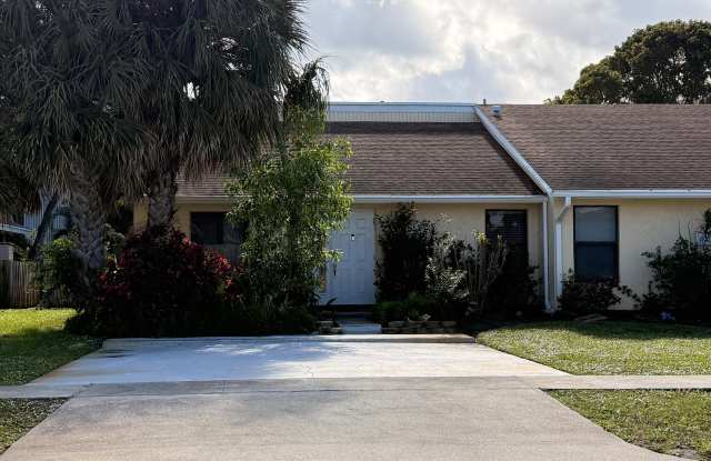 450 NE 42nd Street photos photos