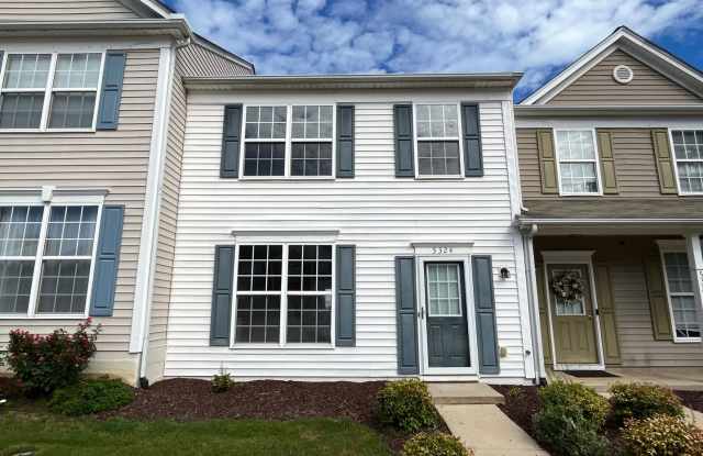 Charming 3BD, 2.5BA Raleigh Townhome with a Fenced Yard Gallery 1