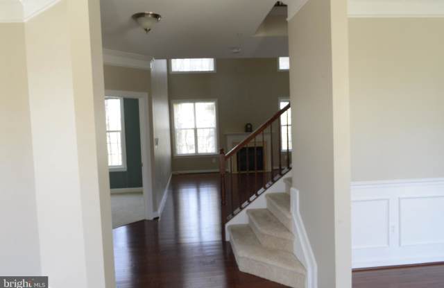 5612 KAVEH COURT Gallery 3