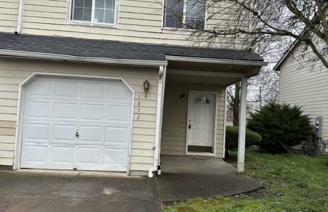 Newer 3 Bedroom 2 1/2 Bath With A 1 Car Garage & W/D Hookups Gallery 1