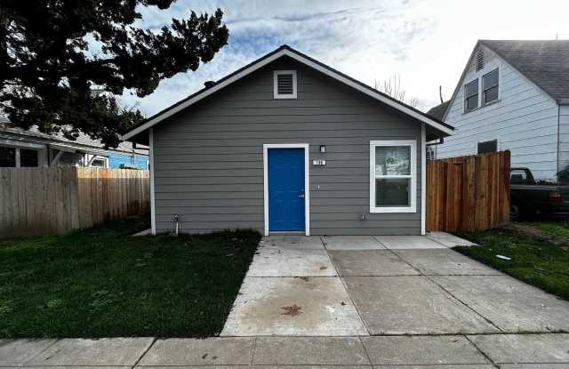 Coming Soon! 2 Bed/1 Bath Home photos photos Coming Soon! 2 Bed/1 Bath Home photos photos