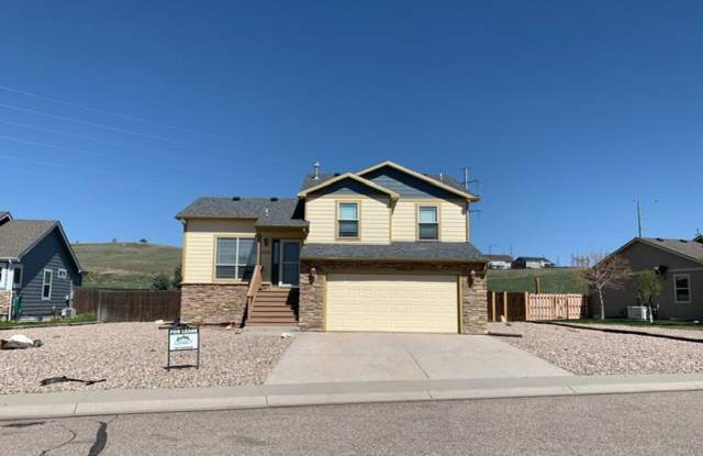 Beautiful 3 Bedroom, 3 1/2 Bath Home - 1018 Concerto Lane, Cheyenne, WY 82007
