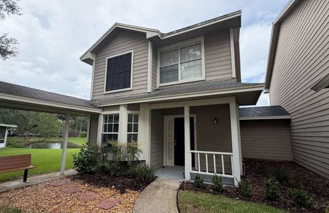 Spacious 2 Bed 2.5 Bath Home in East Orlando with Community Pool Gallery 1
