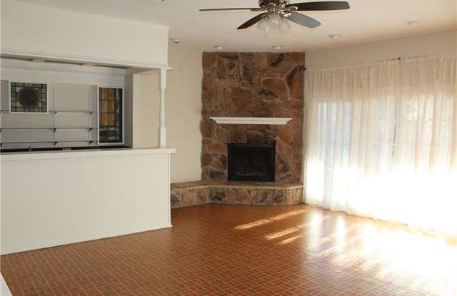 306 Thompson Drive Gallery 4