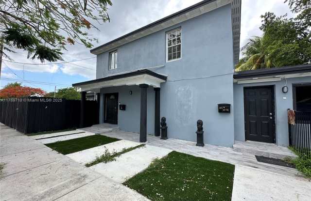 2275 NW 30th St photos photos