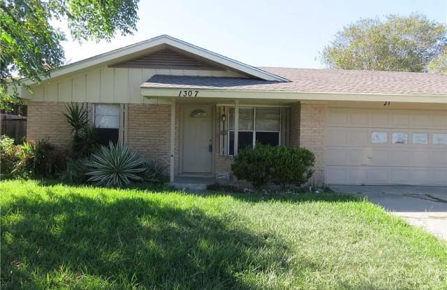 1307 Dallas St. - 1307 Dallas Street, Portland, TX 78374