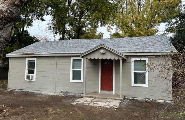 2 bedroom 1 bath with HUGE yard next to Chico State photos photos