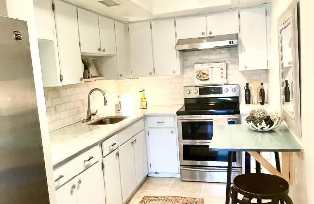 7801 11th St N - 7801 11th Street North, St. Petersburg, FL 33702