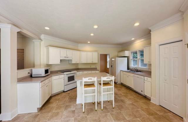 4 Bedroom 3 Bath House Gallery 4