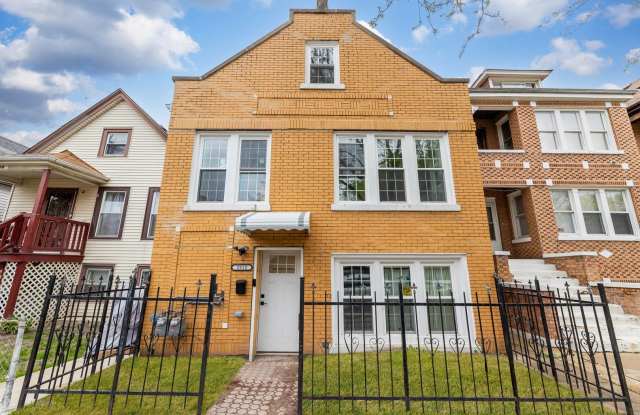 2512 W 69th Street photos photos