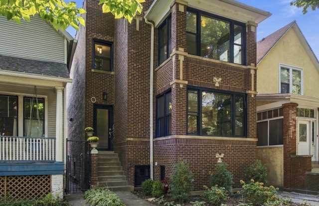 5847 N Magnolia Avenue Gallery 1