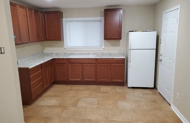6226 W COMMERCE ST - 6226 West Commerce Street, San Antonio, TX 78237