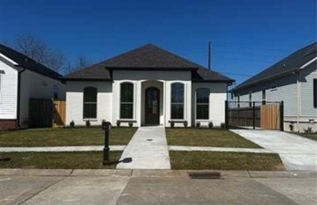 2300 PIRATE Drive photos photos