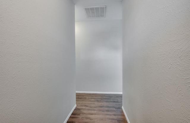 6325 Cascade Circle Gallery 4