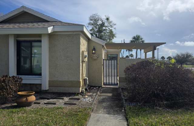 1431 Sheafe Avenue NE unit: 105 photos photos