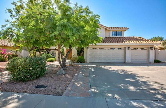 5 bed 3 bath, 3500 sft in Tempe with pool photos photos