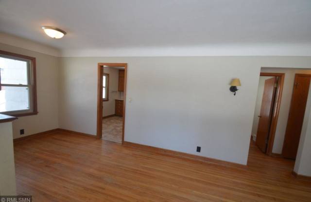 2240 Gardenette Drive S Gallery 3