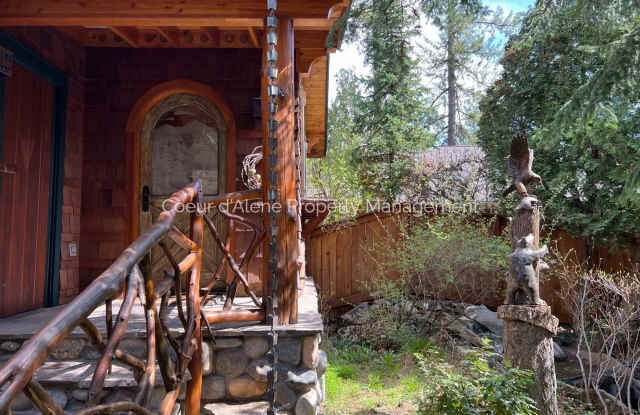 One of a kind cottage near Hayden Lake Country Club photos photos