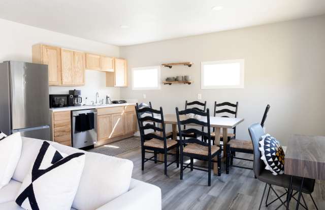 920 Camp Drive - A Gallery 3