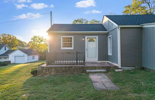 Newly Renovated 2 Bedroom, 1.5 Bedroom Home in Salem! Gallery 3