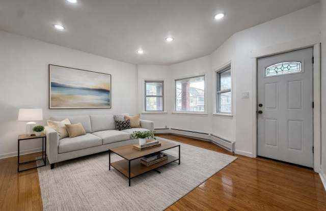 136 WEST 31ST ST photos photos