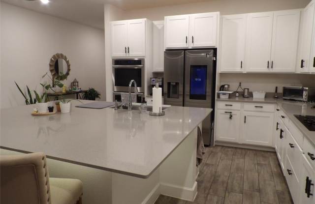 17896 PASSIONFLOWER Circle Gallery 4
