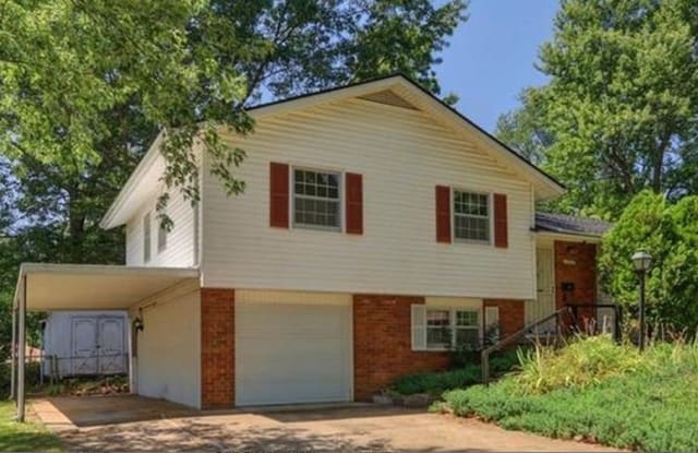 10010 Fremont Ave - 10010 Fremont Avenue, Kansas City, MO 64134