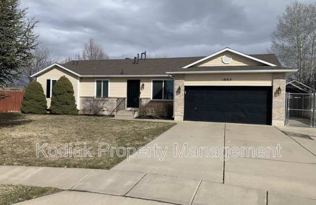 1802 S 200 W photos photos