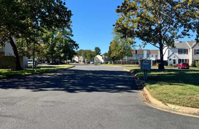 11203 SALEM VILLAGE Drive Gallery 2