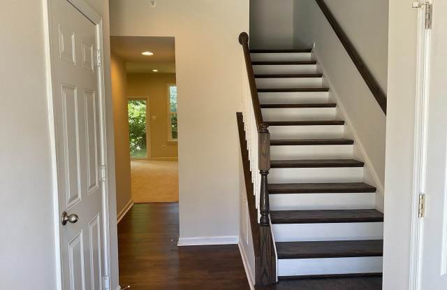 309 SPRING BANK Way Gallery 3