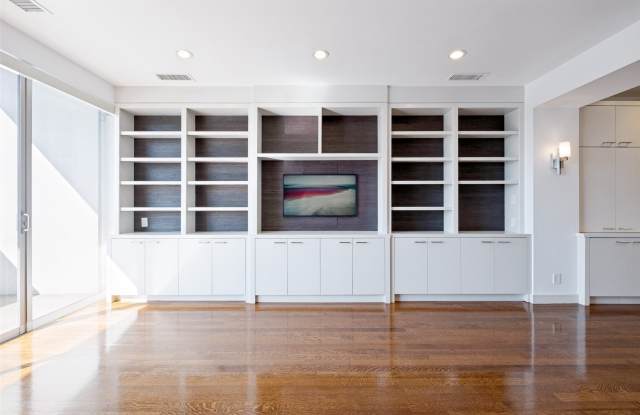 3601 Turtle Creek Boulevard Gallery 3