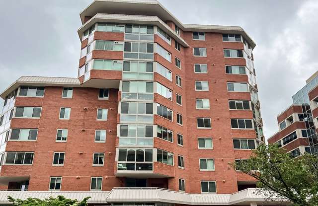 Amazing 1 Bedroom 1 Bathroom Condo With Sunroom in Sought After Westview photos photos
