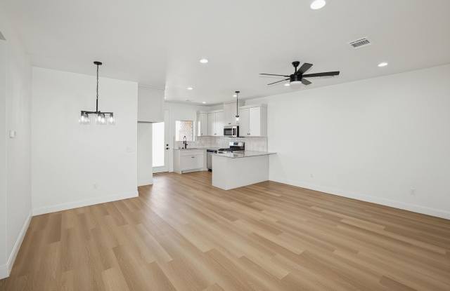 10374 Tierra Santa Unit A Gallery 4
