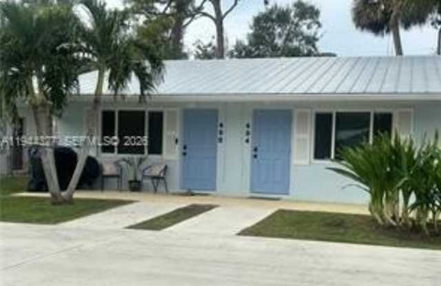 494 SW 11th Ct photos photos