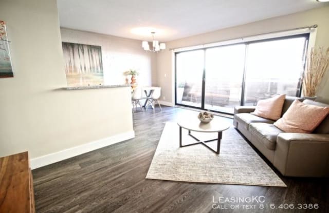 4916 Grand Ave - 4916 Grand Avenue, Kansas City, MO 64112
